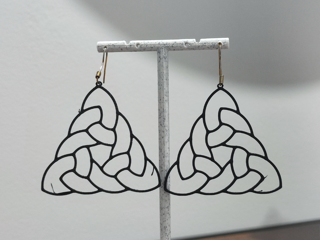Aretes Triquetra Mística