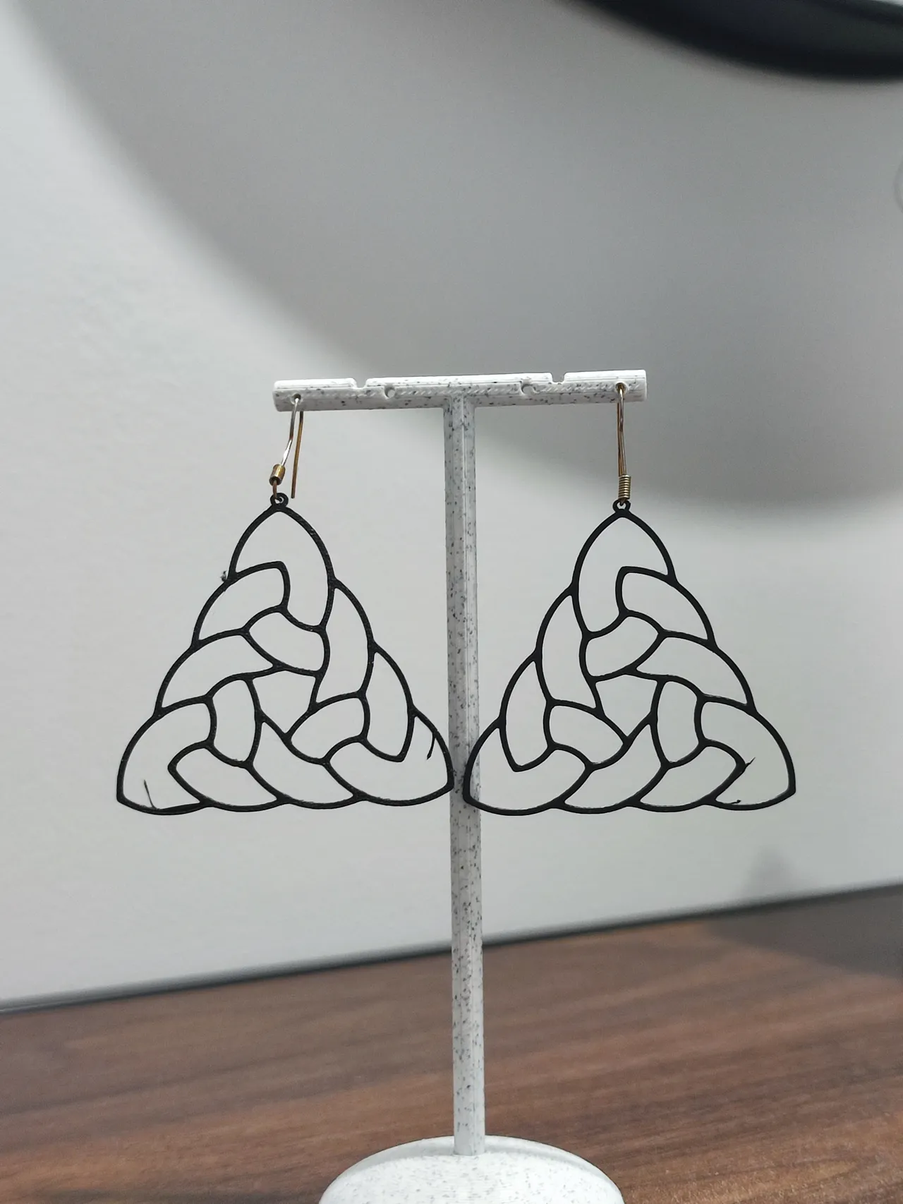 Aretes Triquetra Mística view 2