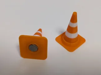 マグネットでつく三角コーン
