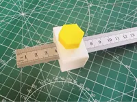 0.2mm 层高, 2 层墙, 20% 填充，X-Y外轮廓尺寸补偿-0.1mm，