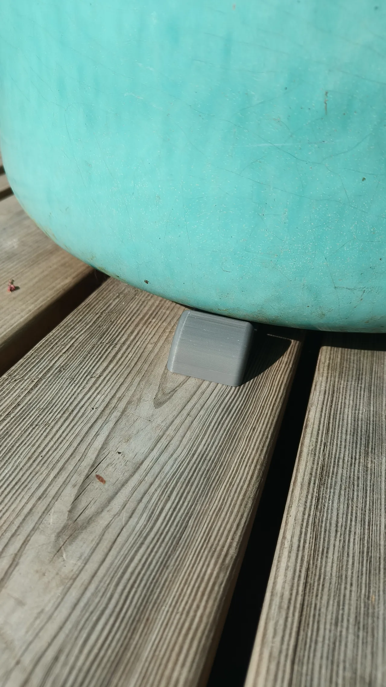 Pot risers / floor protectors. Three types view 2