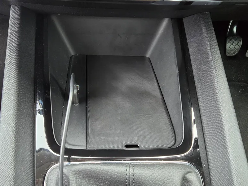 Skoda Octavia MK4 Phone Tray- RIGHTHAND DRIVE (UK)