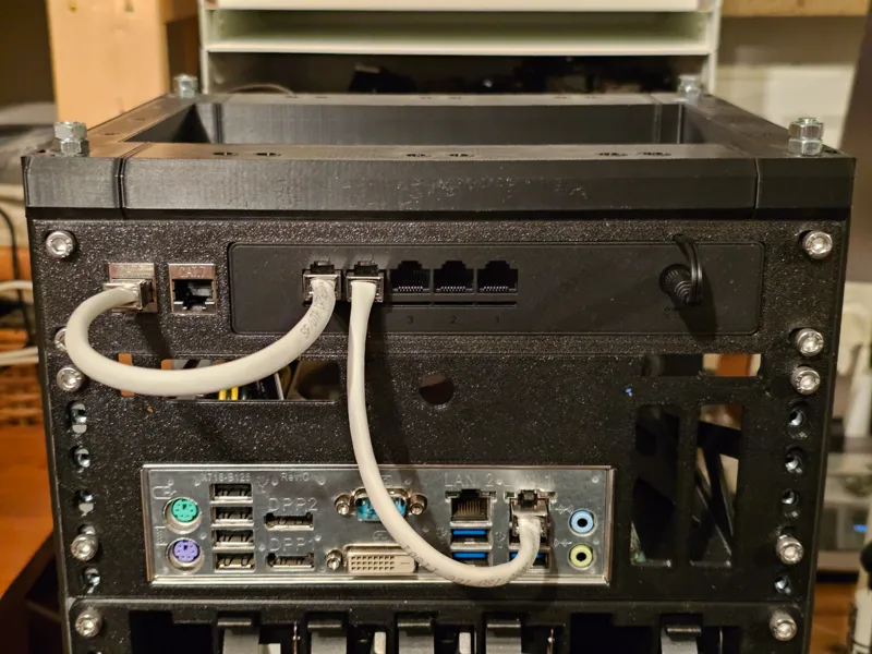 UGREEN 2.5Gbit Switch 10 Inch Rack Mount