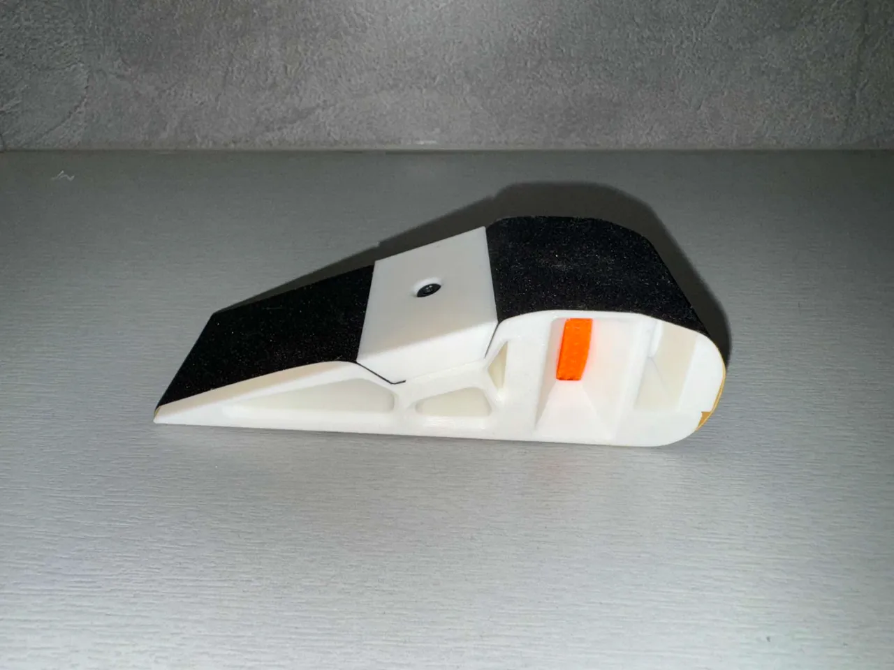 Sanding blocks set with tightening of the paper view 3