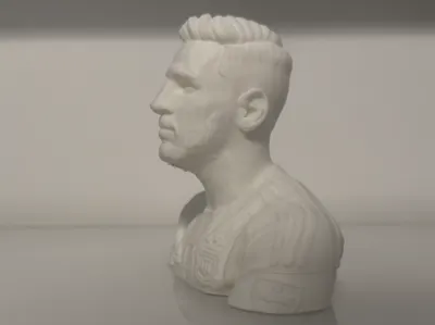 Messi Statue