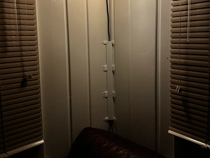 Corner Cable Management