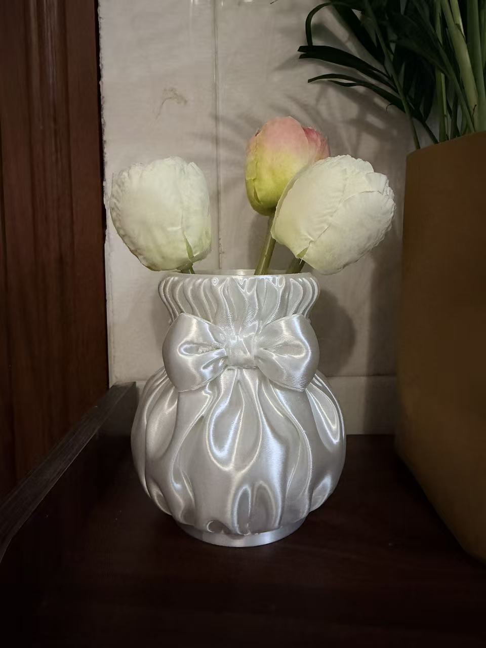 Miniatura 2 do modelo 3D 优雅丝绸花瓶