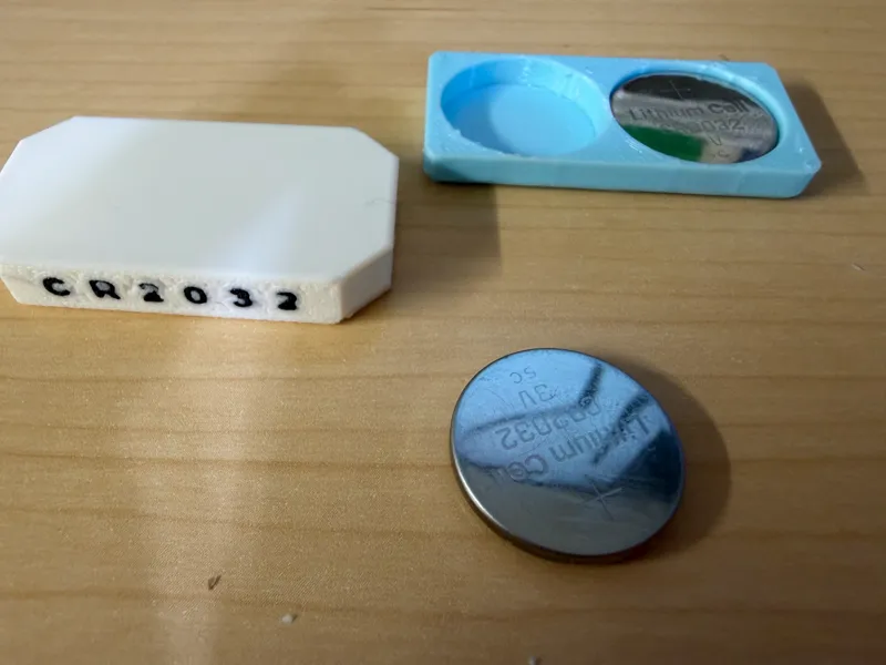 Small Pocket CR2032 Battery Case