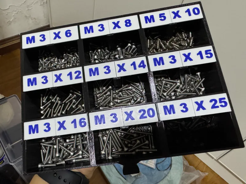Fully customizable screw storage box