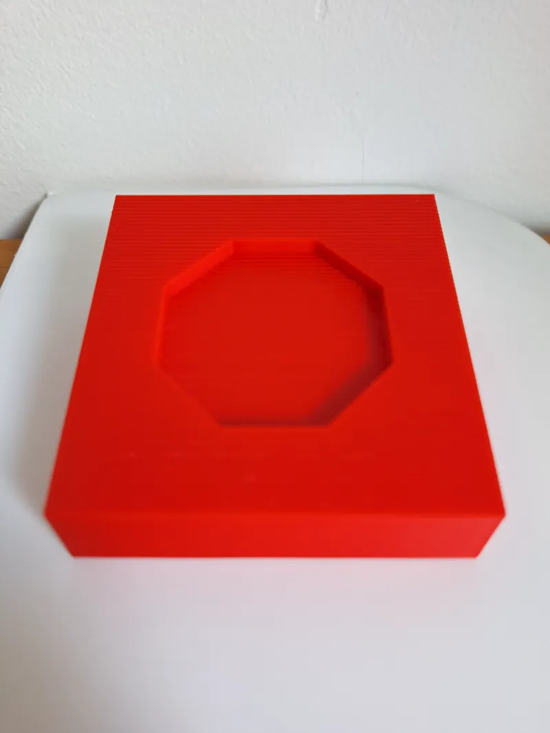 NEWS puzzle stand