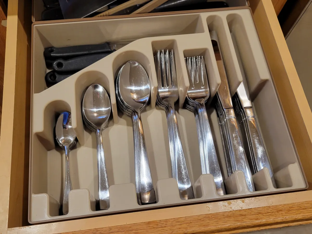 Plateau à couverts Gridfinity pour la cuisine