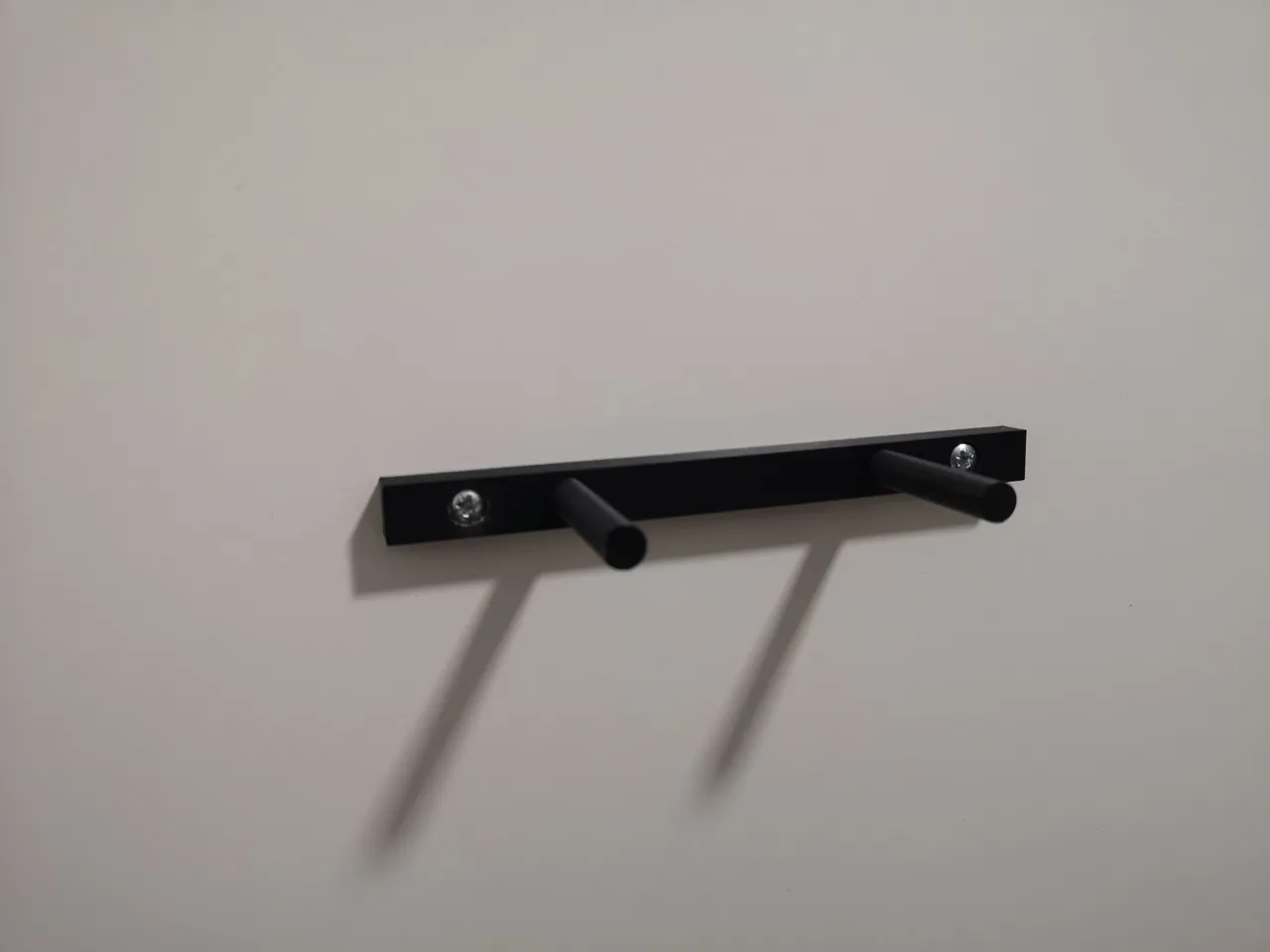 Wandboard / Wall Shelf – Hidden Brackets view 2
