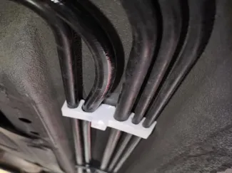 Nissan fuel line clip