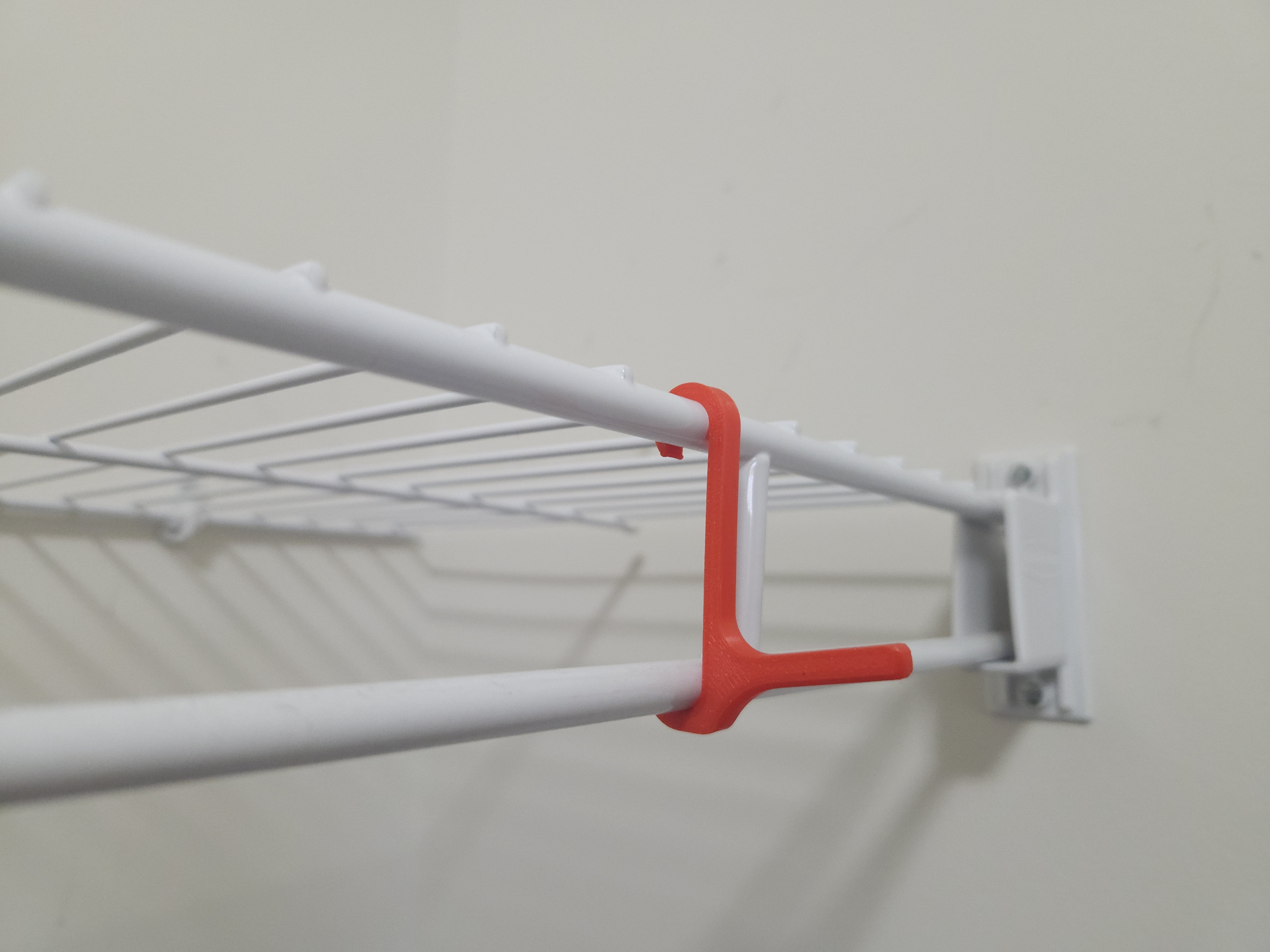 Miniatura 1 do modelo 3D Parametric Wire Shelf Hooks