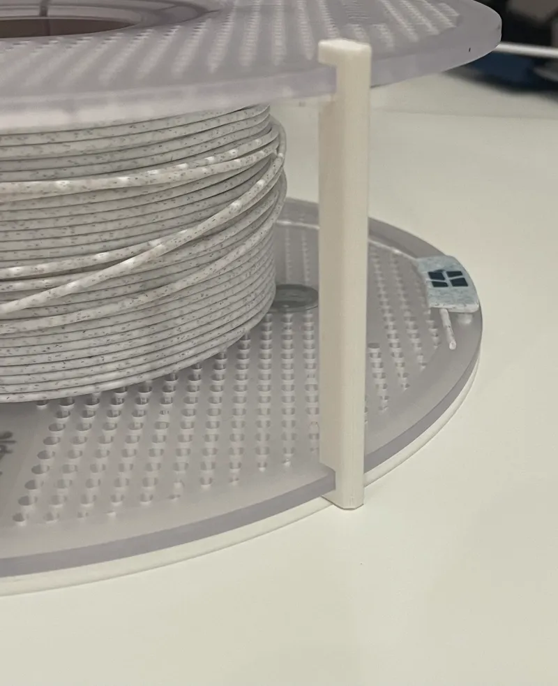 Filament Spool support for vacuuming 