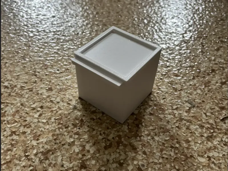 Small storage box