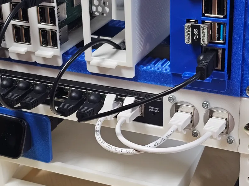GS108E 10in RackAdapter with D-shape RJ45 Ports