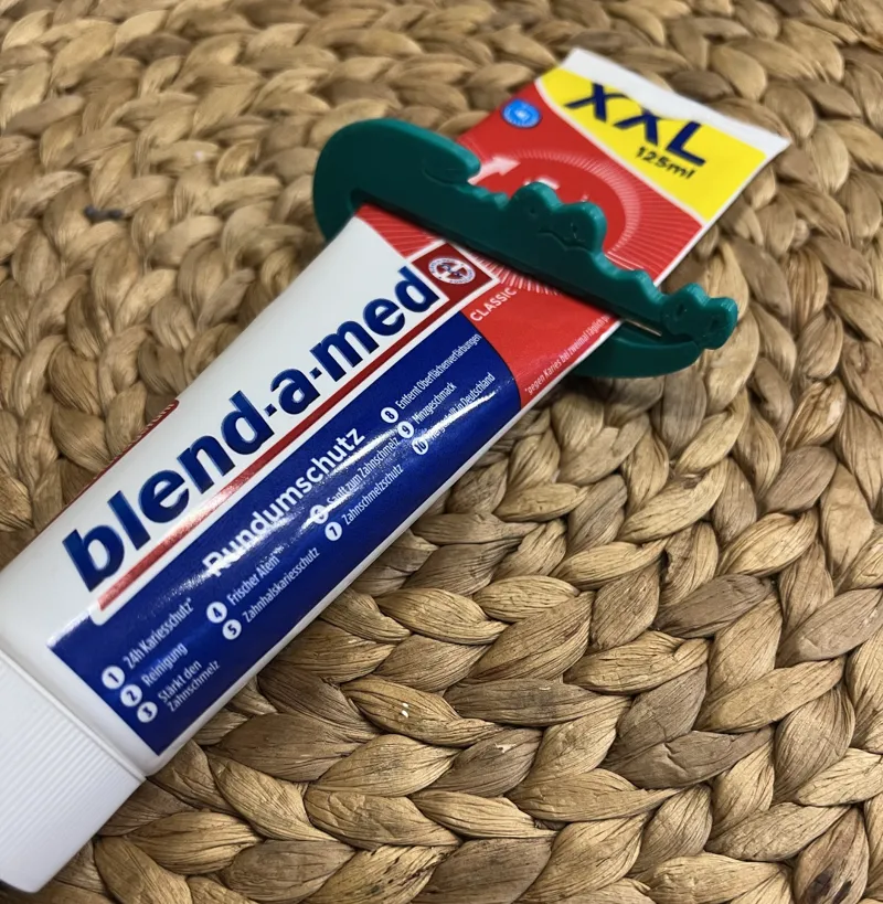 Toothpaste Squeezer