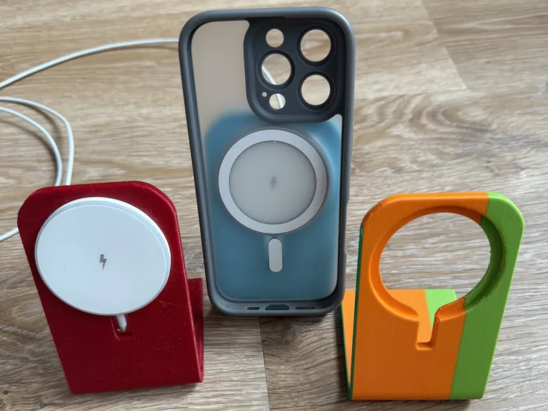 Magnetic charge Stand