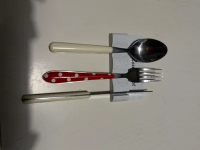 Table cutlery holder