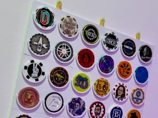 Porta Tazos Expositor Pared