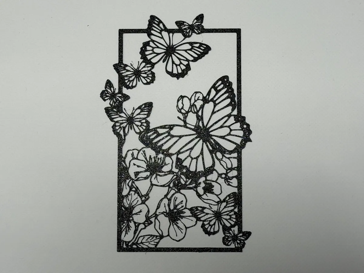 Silhouette papillons et fleurs (déco murale)