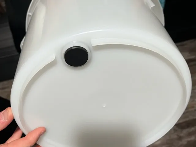 pail plug