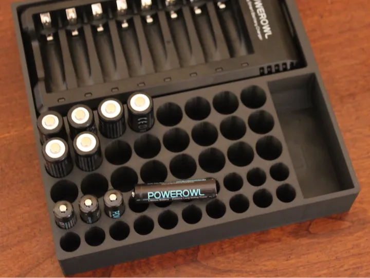PowerOwl Charger 8pcs AA/AAA Organizer