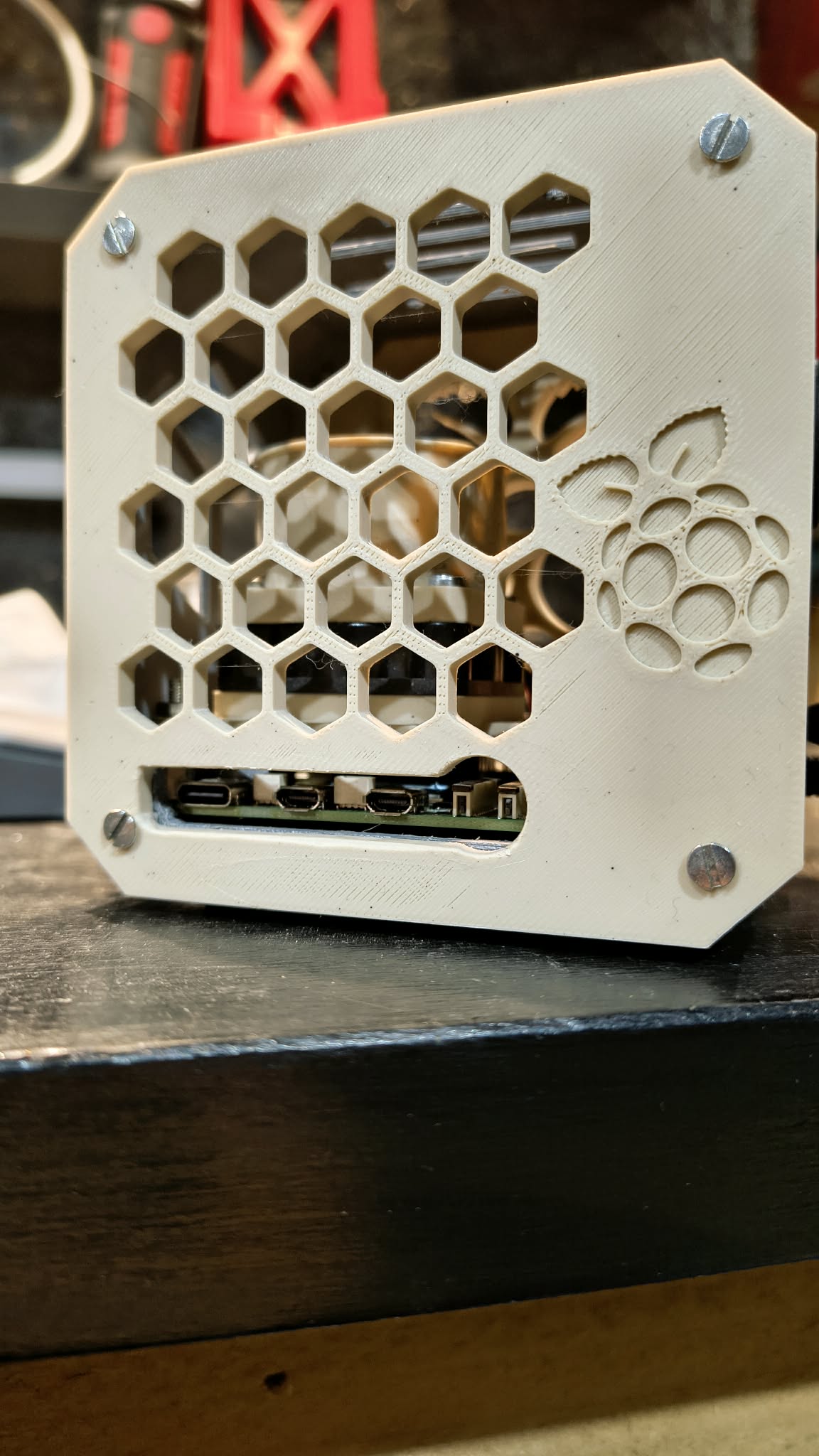 Raspberry 4 / 5 case - Free 3D Print Model - MakerWorld