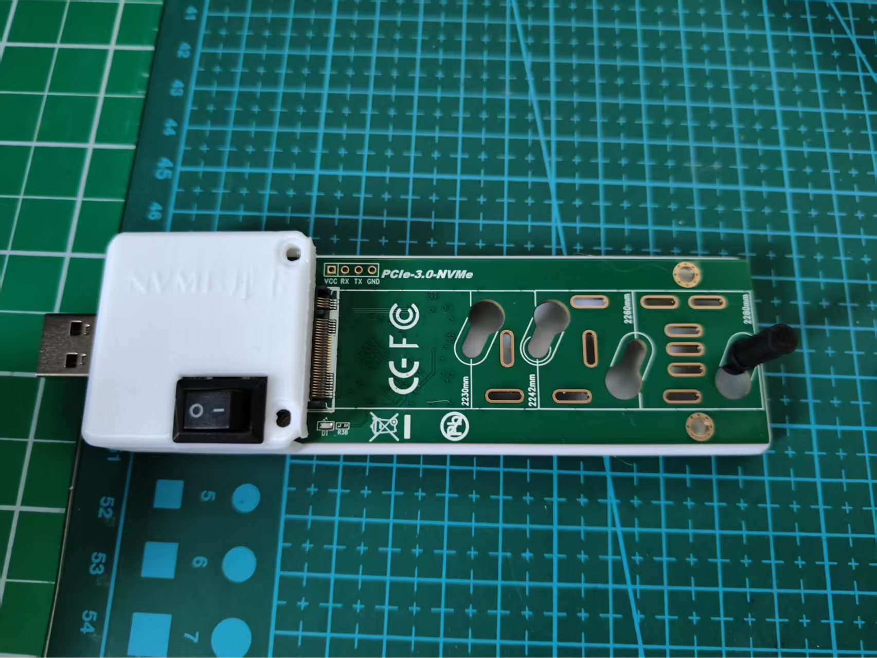 联存M2 接口NVME硬盘开卡器