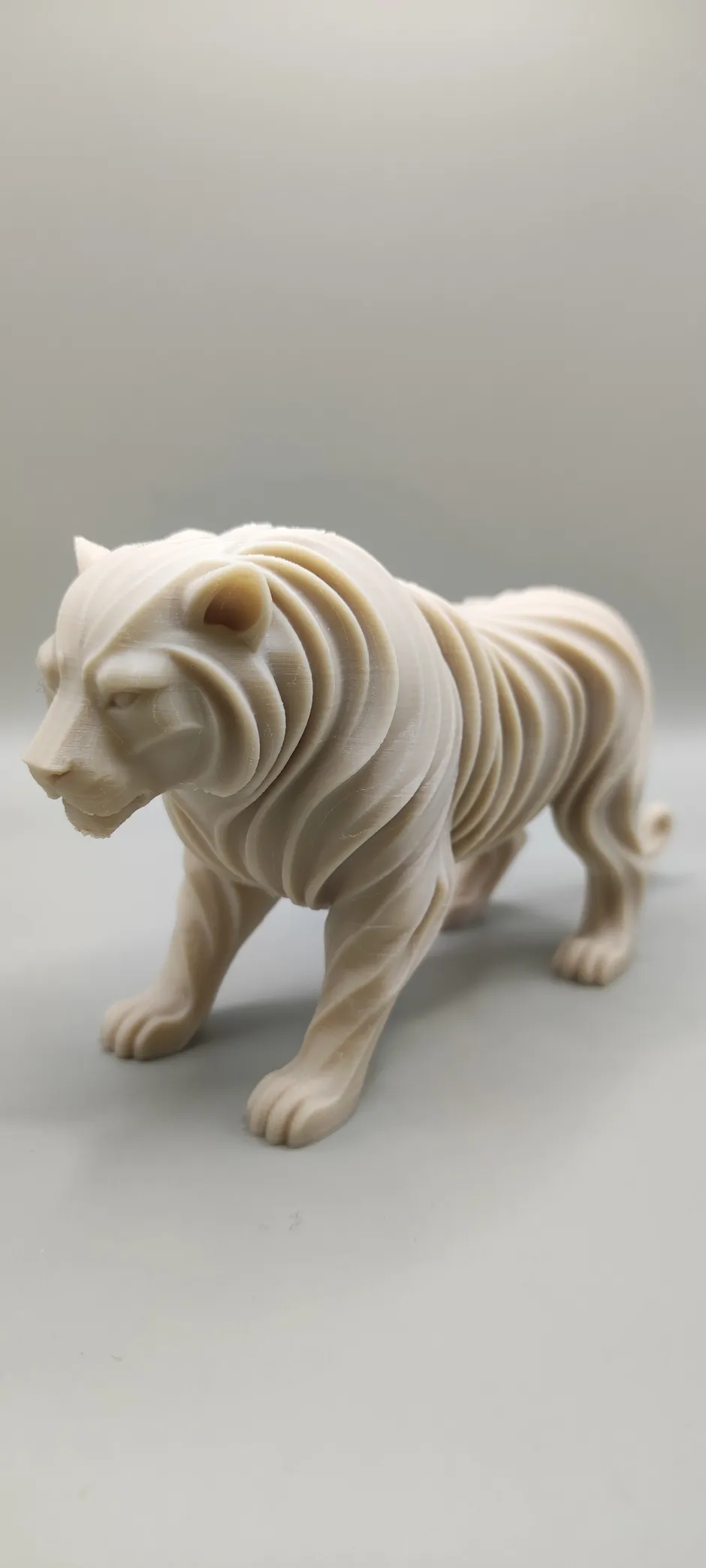 Abstract sculptural Tiger figurine - Free 3D Print Model - MakerWorld