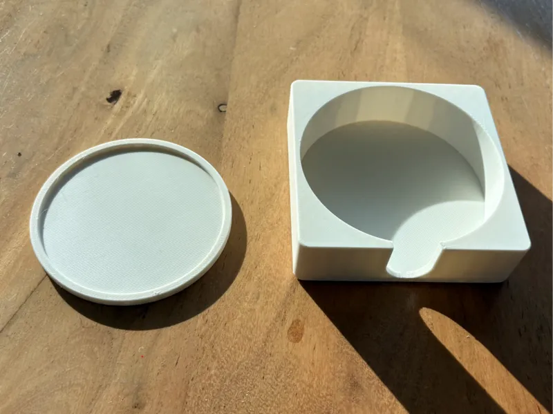 Basic coasters with storage
