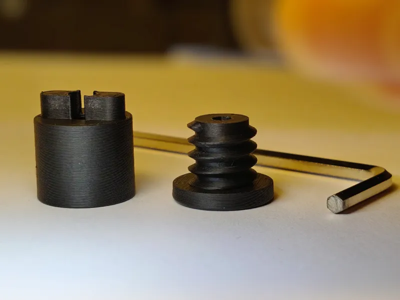 Adjustable Skadis spacer (no hardware)