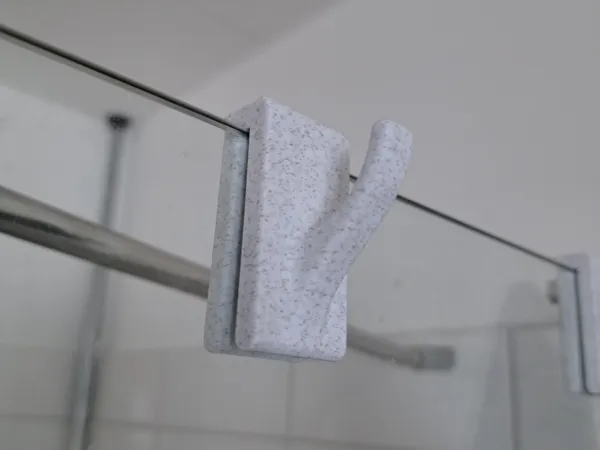 Crochet à serviette pour paroi de douche