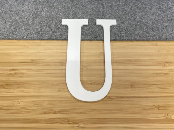 Lettre décorative U