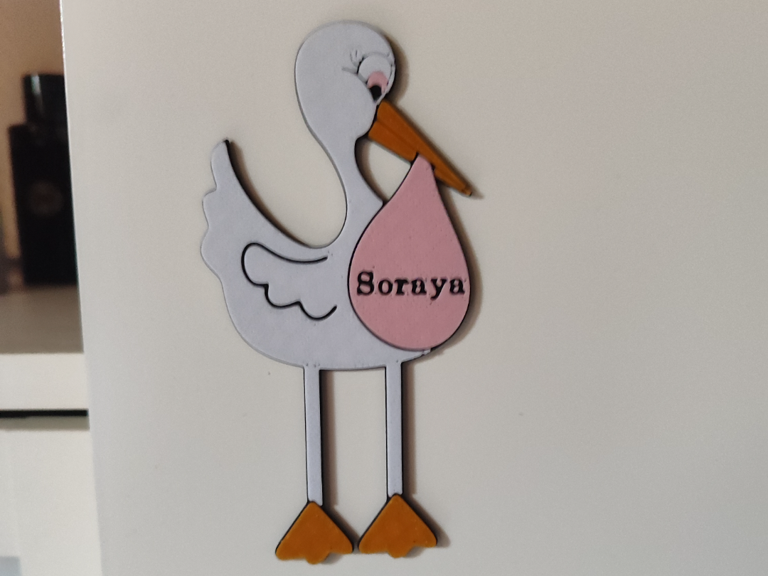 Cegonha com Saco de Bebé – Nome Editável 