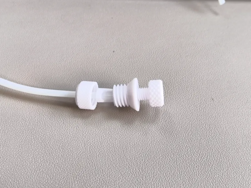 Dry box inlet M8