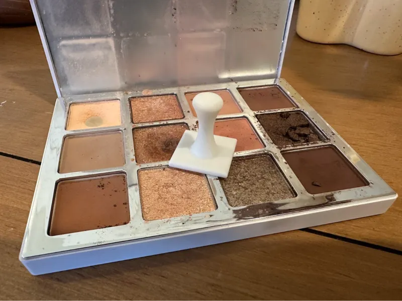 Makeup Palette Tamper