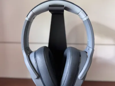 Hooked - Headphone hanger