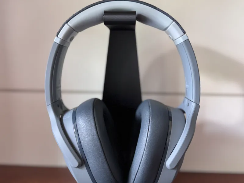Hooked - Headphone hanger