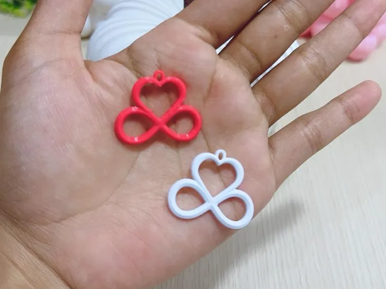Love pedant – infinity love design