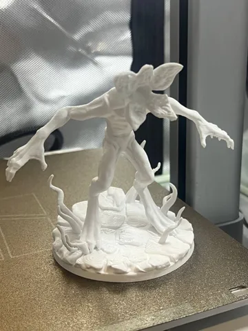 Letrero o emblema decorativo: Demogorgone Stranger Things - Demogorgon 3D Model — vista de referencia 2
