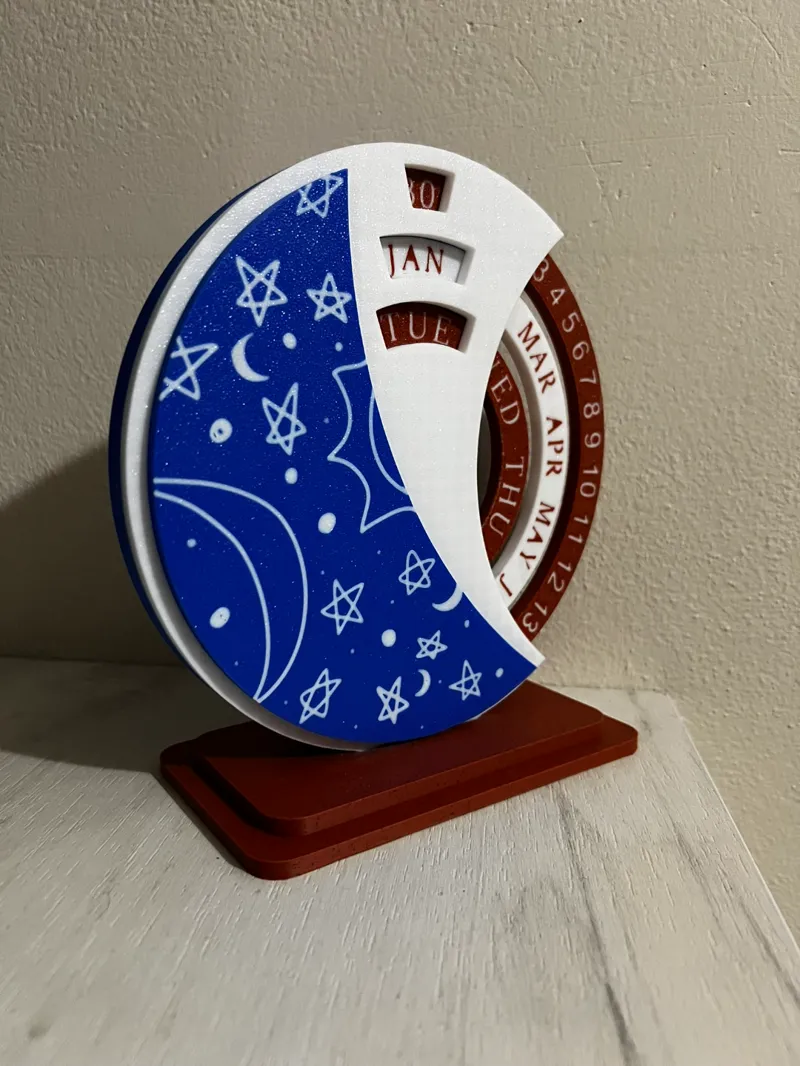 Infinity calendar with swappable panels