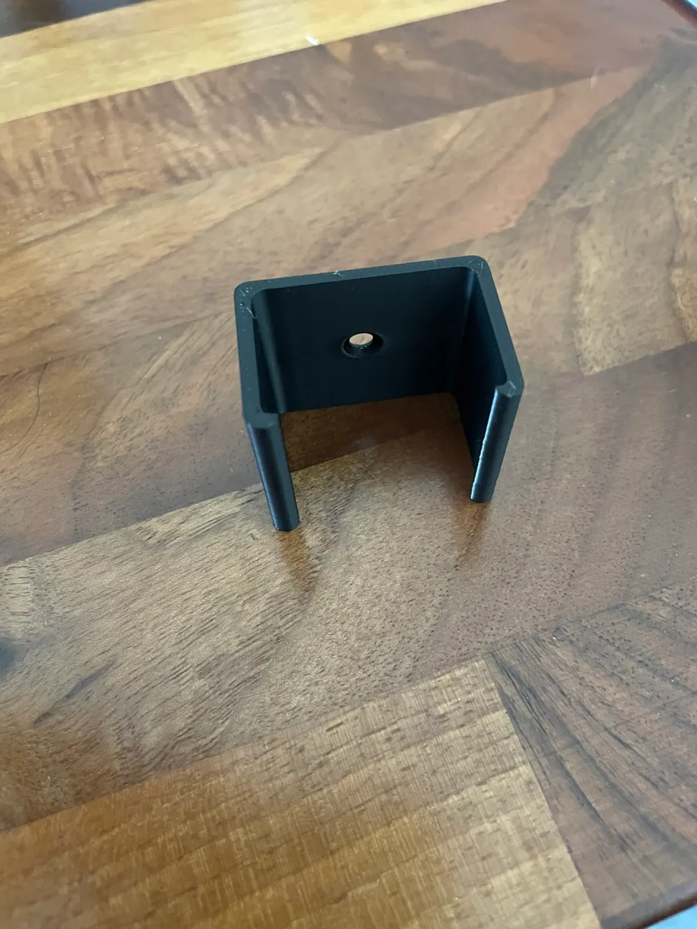 Power Strip Mounting Bracket by IMakeTP MakerWorld