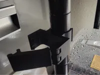 Clip de gestion de câbles pour étagère grillagée — photo 1