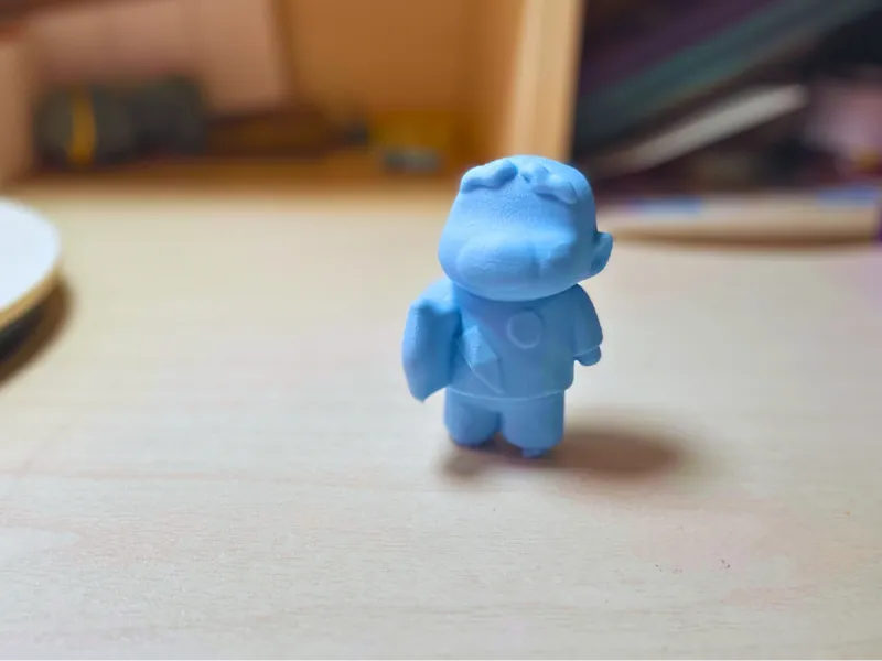 睡眼惺忪的蜡笔小新