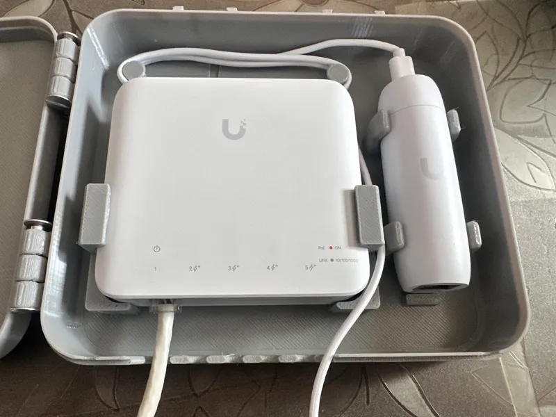 Ubiquiti USW-Flex + PoE-to-USB Adapter Utility Box