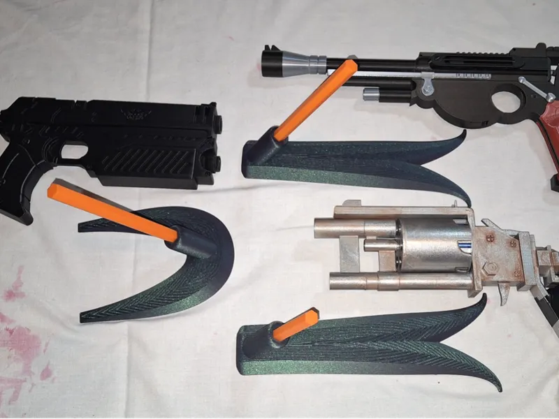 Prop pistol stand