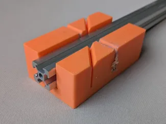 2020 Extrusion Hacksaw Guide