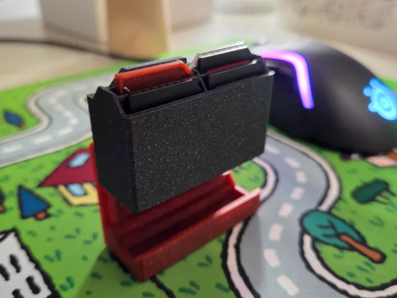 SD microSD card holder snappy magnet lock
